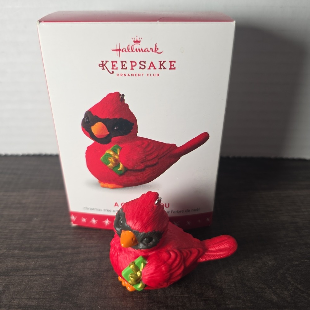 Hallmark Keepsake Ornament 2016 A Gift for you Member Exclusive Club Cardinal